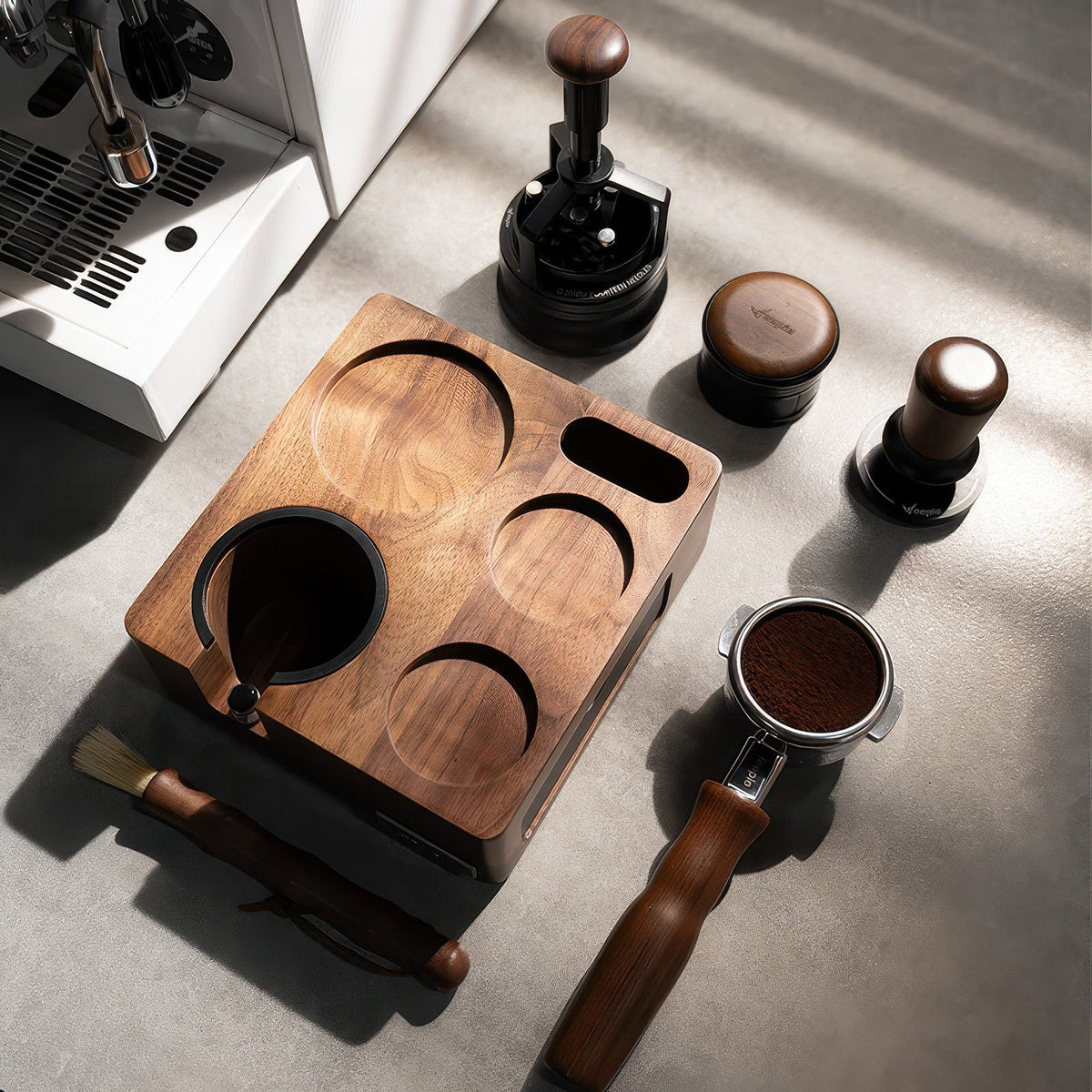 Feepie Walnut Tamping Station, Expandable