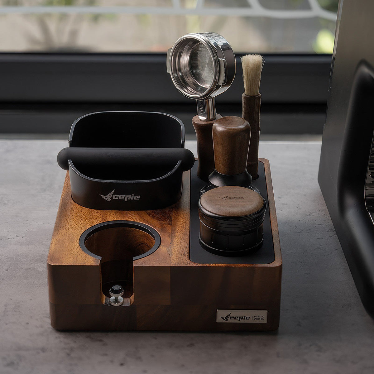 Feepie Walnut Tamping Station with Knock Box